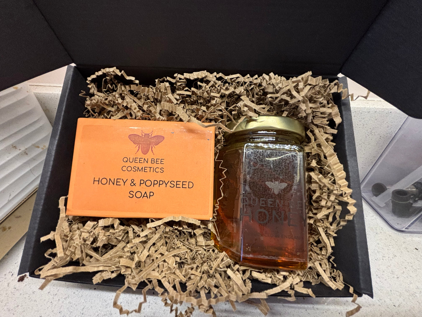 8oz Jar Raw Honey and Honey & Poppyseed Soap Gift